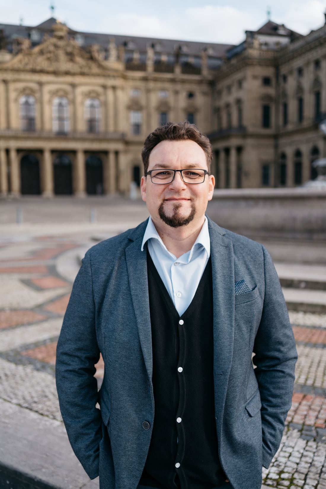Danny Herzog-Braune vor der Würzburger Residenz